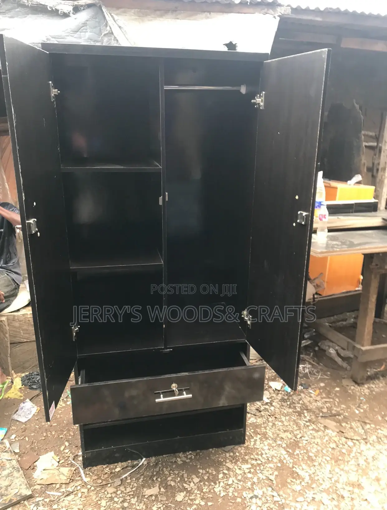 32inches Wardrobe