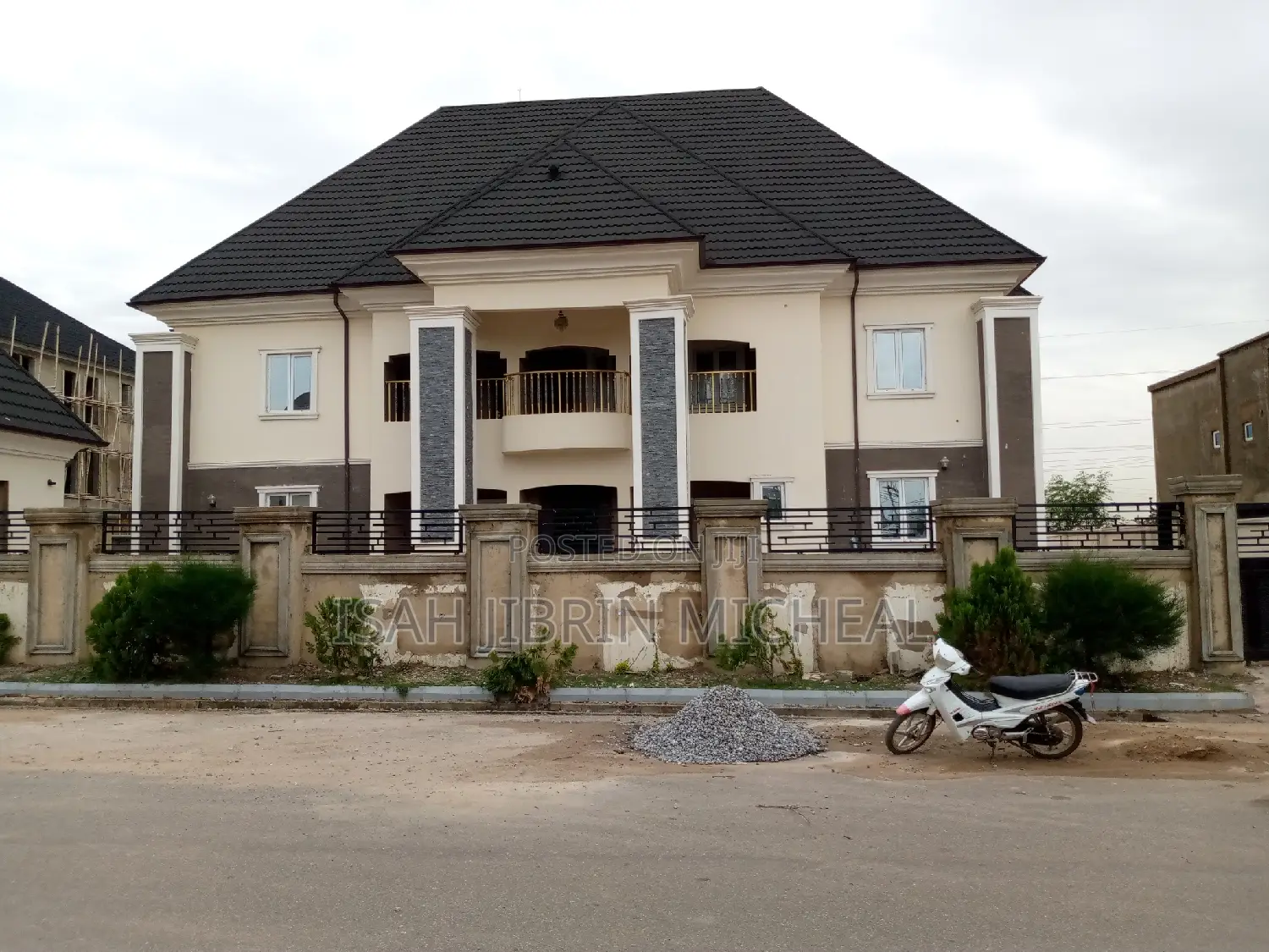 5bdrm Duplex in F01 Main Kubwa for sale