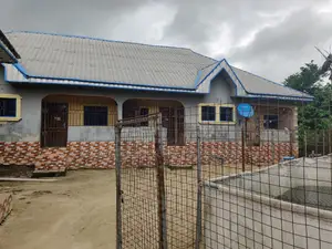 Photo - 1bdrm Bungalow in Usienfurun Road, Warri for sale