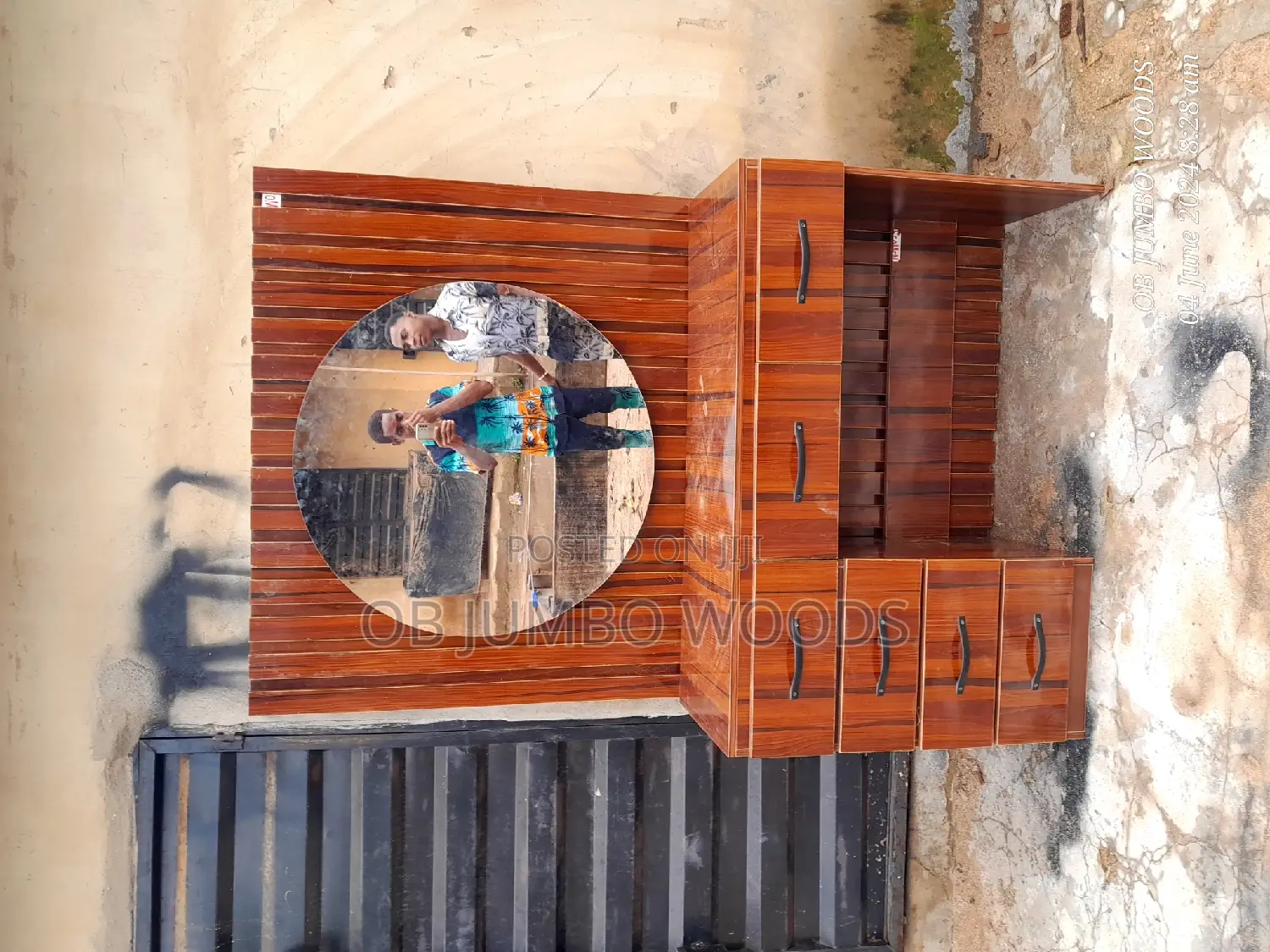 Panel Mirror Stand