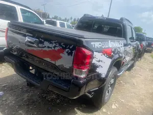 Toyota Tacoma 2015 Black