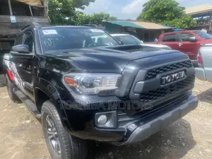 Toyota Tacoma 2015 Black