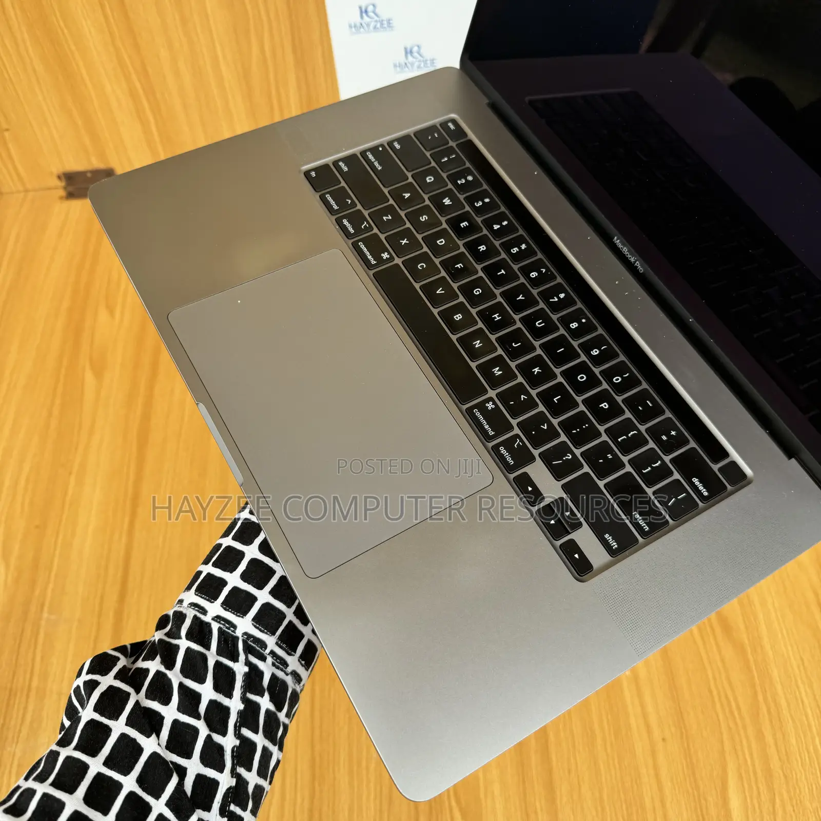 Laptop Apple MacBook Pro 2019 16GB Intel Core I9 SSD 1T