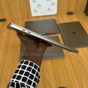 Laptop Apple MacBook Pro 2017 16GB Intel Core I7 SSD 1T