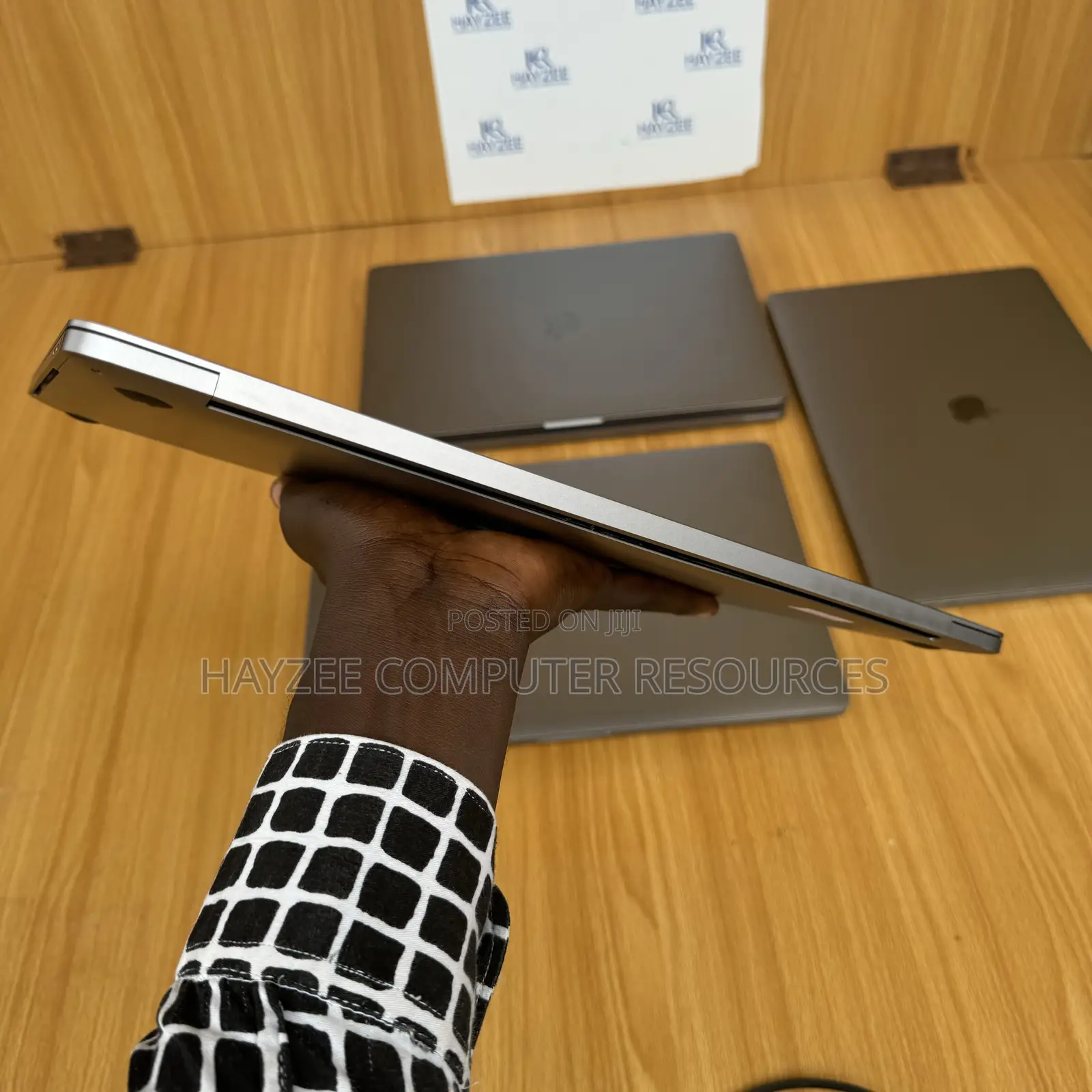 Laptop Apple MacBook Pro 2017 16GB Intel Core I7 SSD 1T