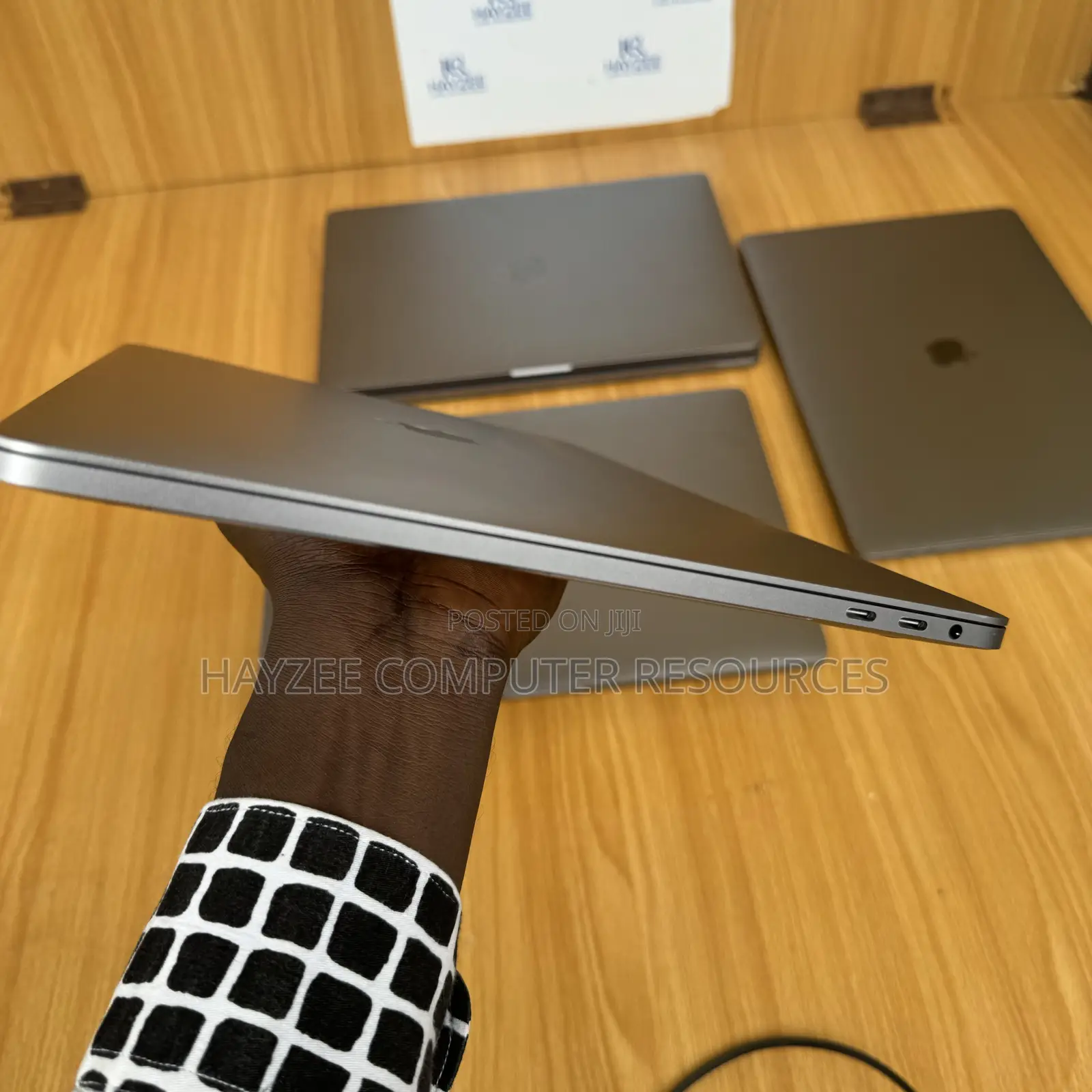 Laptop Apple MacBook Pro 2017 16GB Intel Core I7 SSD 1T