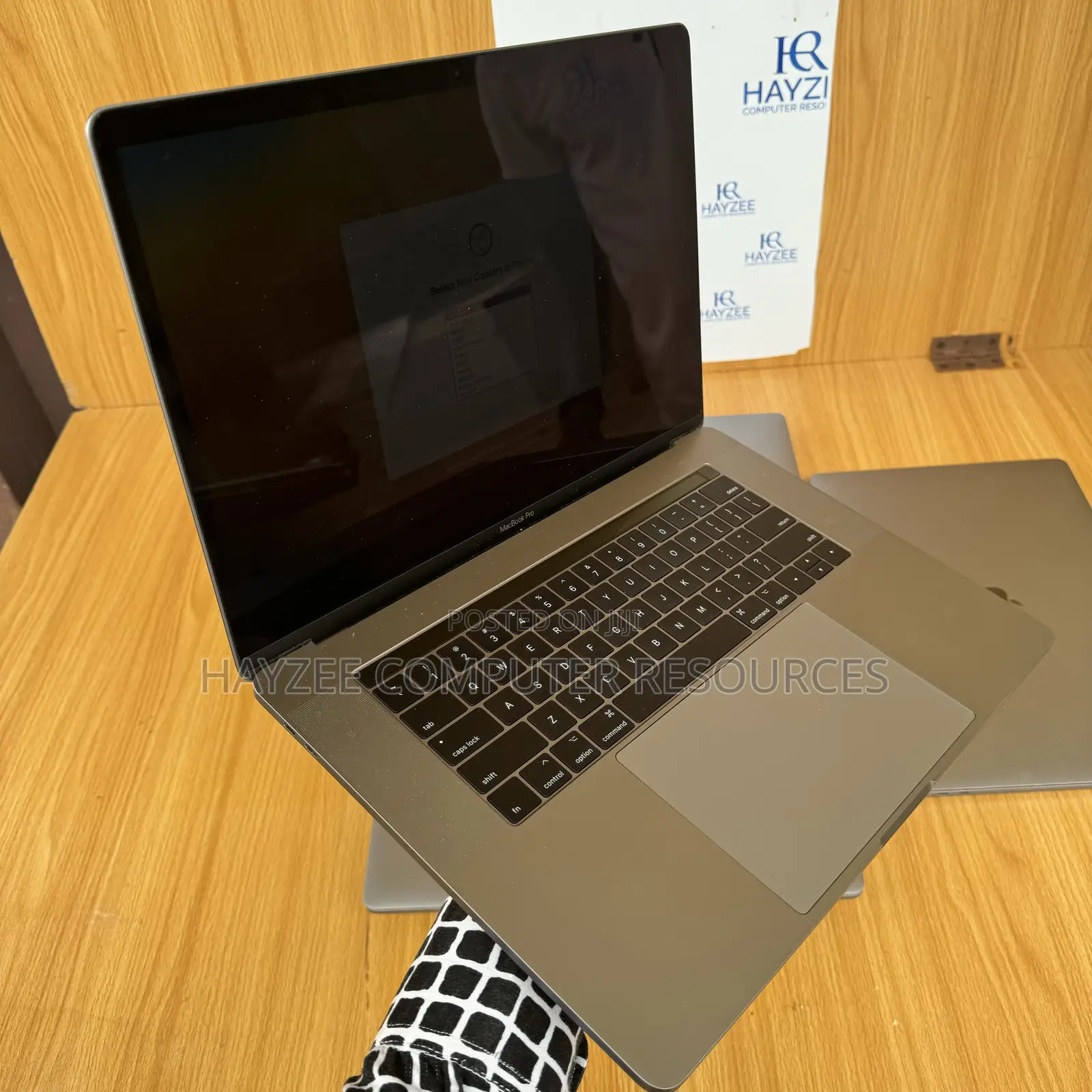 Laptop Apple MacBook Pro 2017 16GB Intel Core I7 SSD 1T