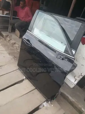 Front Empty Door for Toyota Highlander 2020 Models.