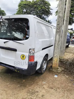 Nissan Serena 2005 White