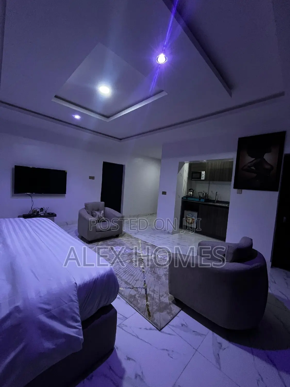 Studio Apartment