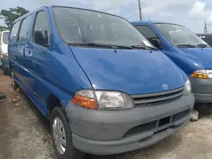 Photo - Toyota HiAce 2003 Blue