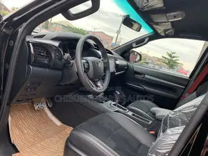 New Toyota Hilux 2024 Black
