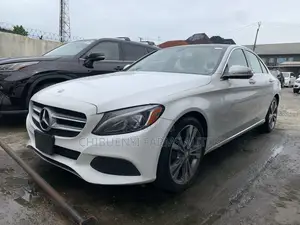Mercedes-Benz C300 Luxury 4dr AWD 4Matic Sedan (2.0L 4cyl 7A) 2015