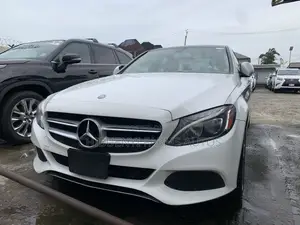Mercedes-Benz C300 Luxury 4dr AWD 4Matic Sedan (2.0L 4cyl 7A) 2015