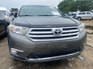 Toyota Highlander SE 2012 Burgundy