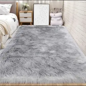 Grey Fluffy Faux Sheepskin Fur Center Rug- 4by6ft, 5by7ft