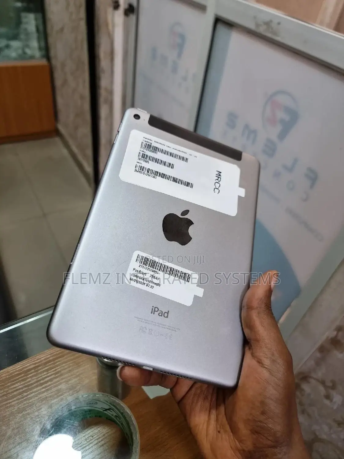 Apple iPad mini 4 128 GB Gray