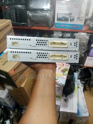 Es 350 Amplifier for 2013 - 2014 Foreign Used. Tested Ok