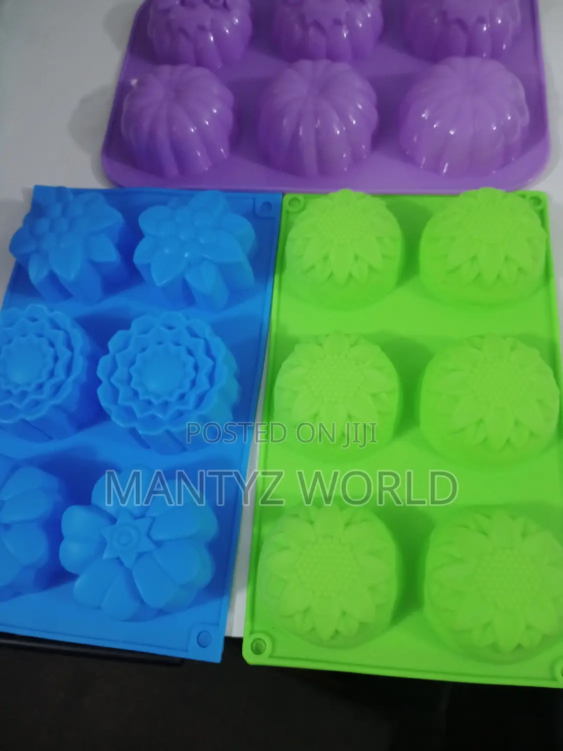 Crested Soap Mold