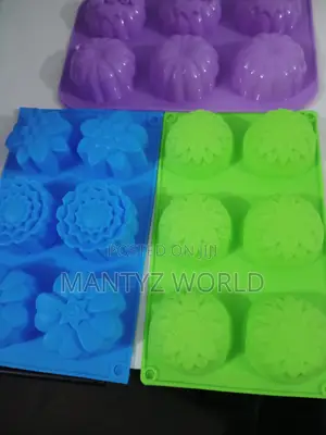 Crested Soap Mold