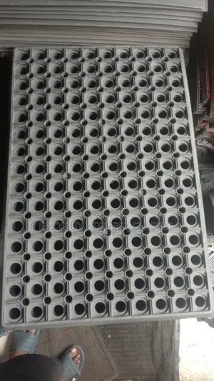 Rubber Hollow Foot Mat
