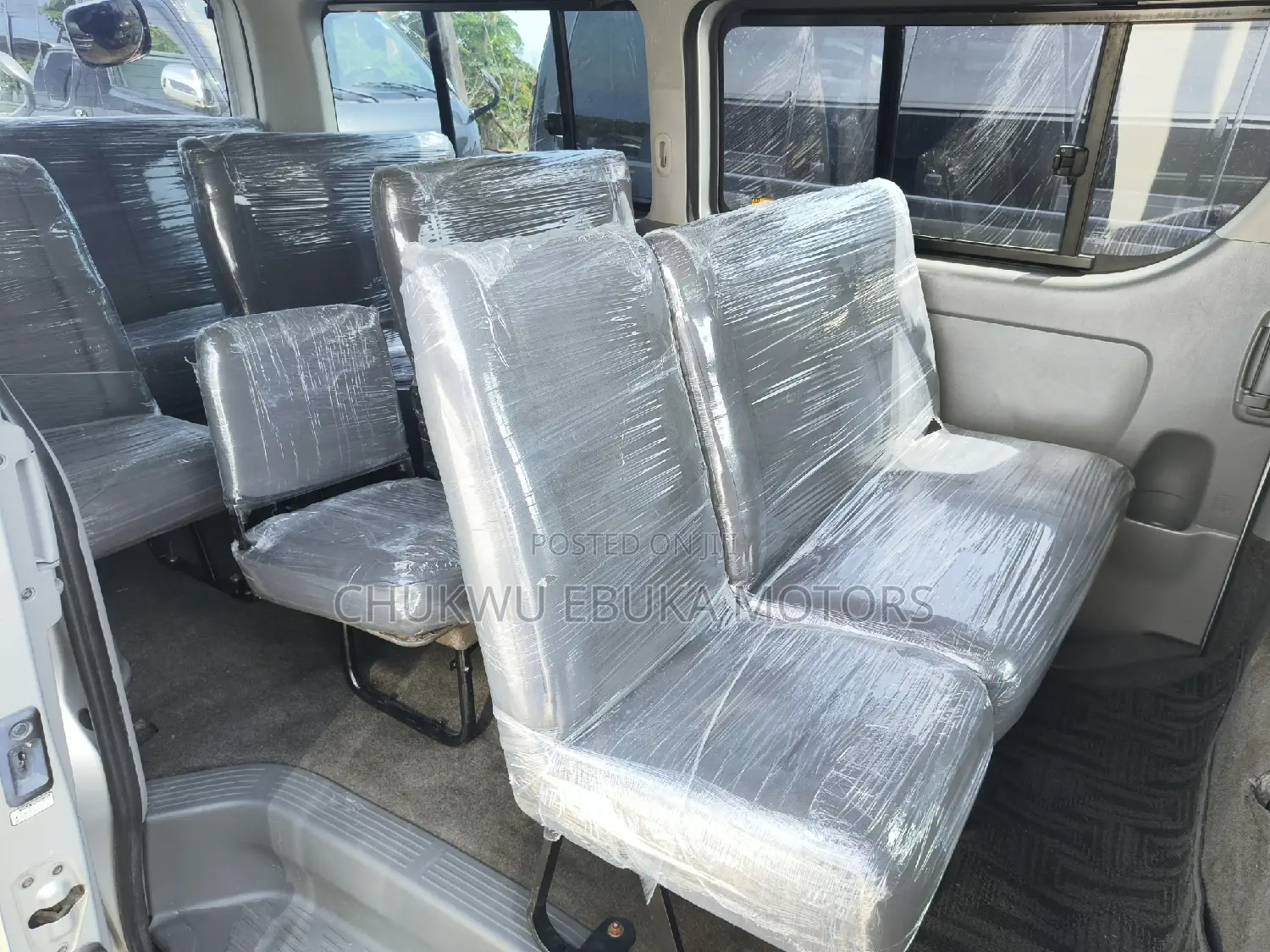 Toyota HiAce 2013 Silver