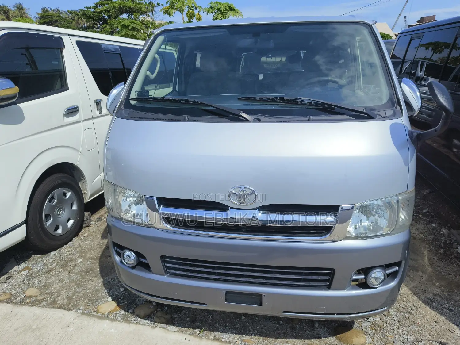 Toyota HiAce 2013 Silver