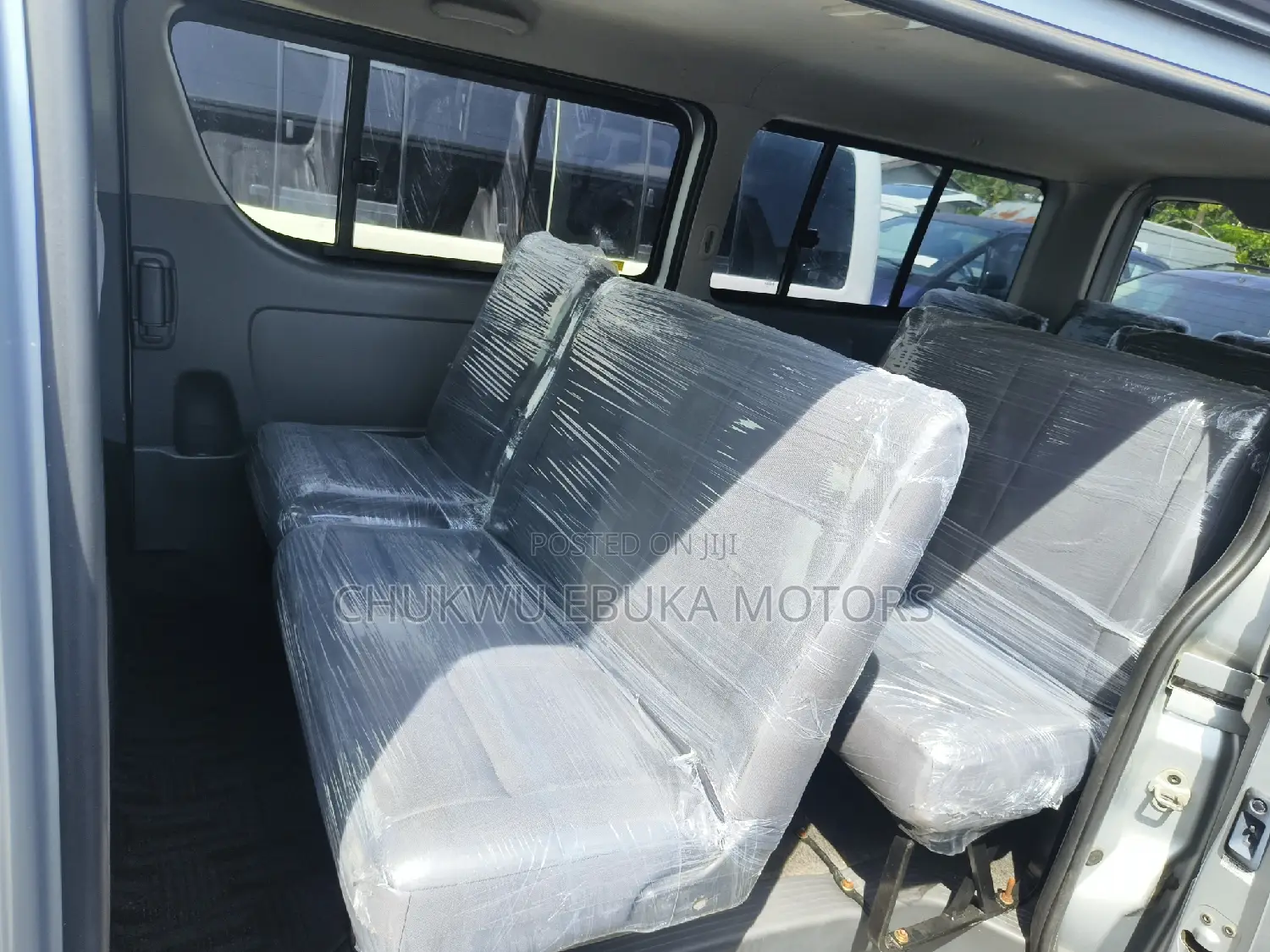 Toyota HiAce 2013 Silver
