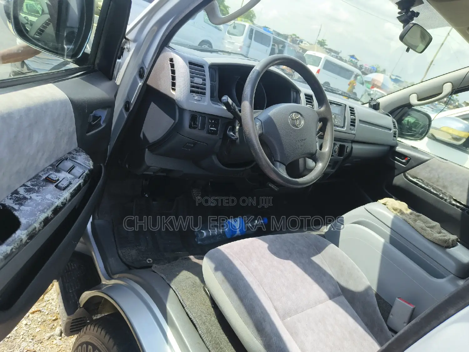 Toyota HiAce 2013 Silver