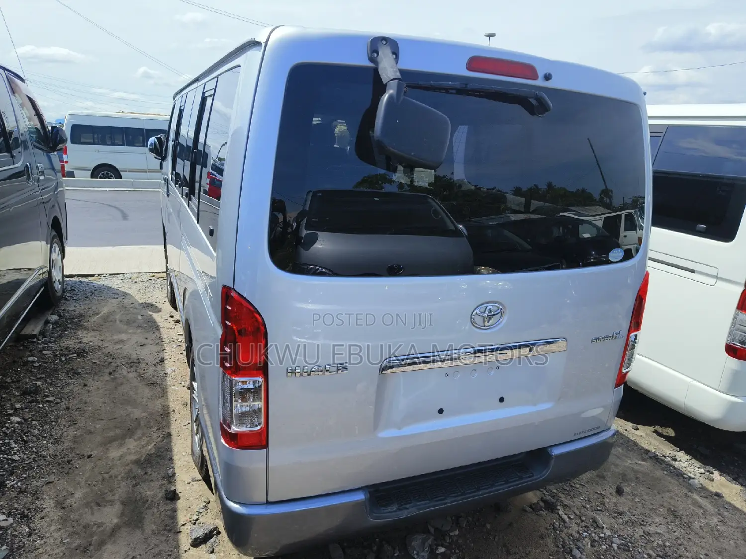 Toyota HiAce 2013 Silver