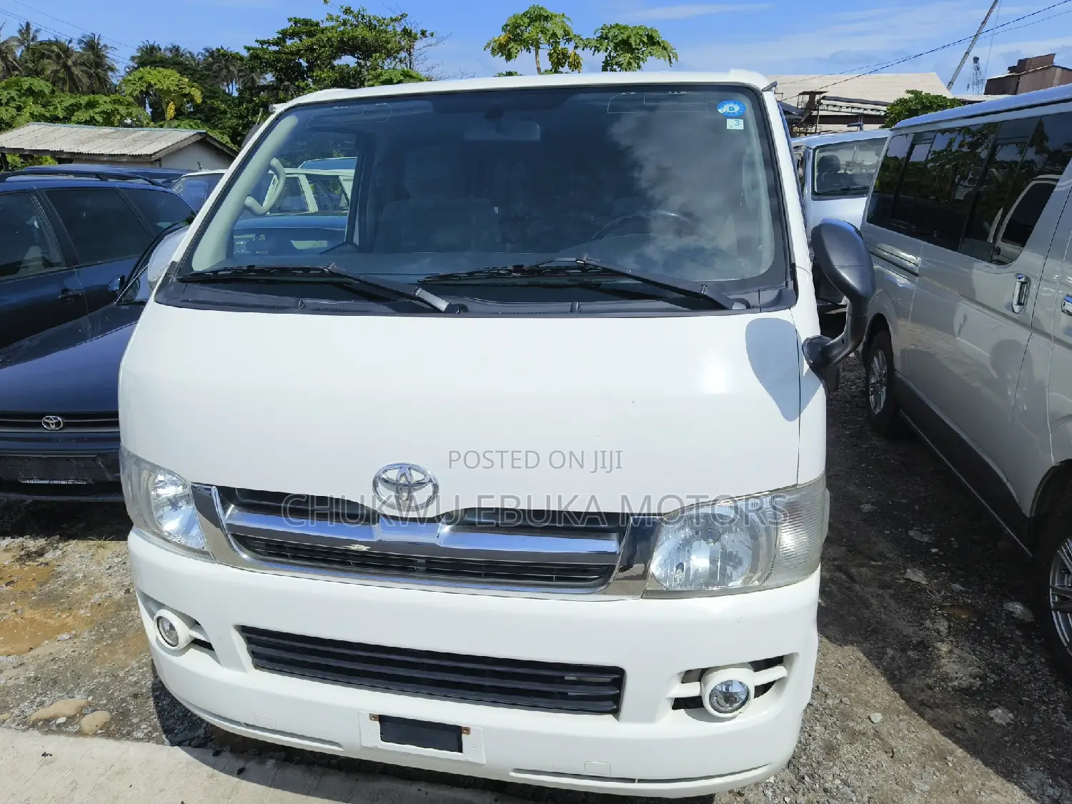 Toyota HiAce 2013 White