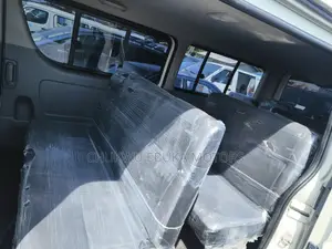 Toyota HiAce 2013 White