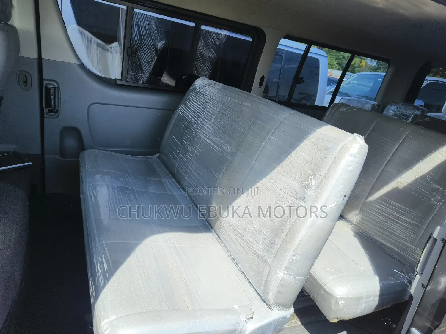 Toyota HiAce 2013 Black