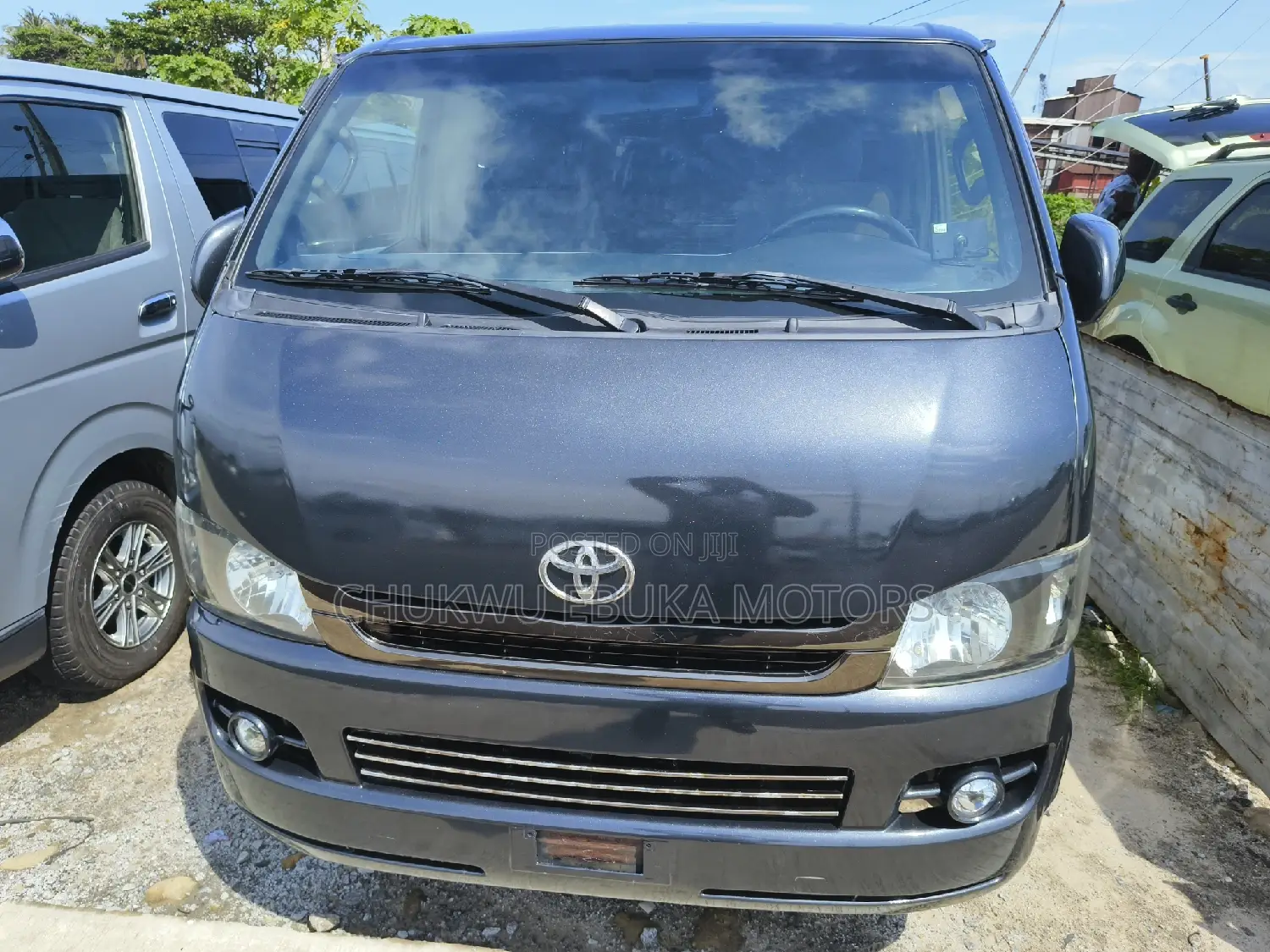 Toyota HiAce 2013 Black