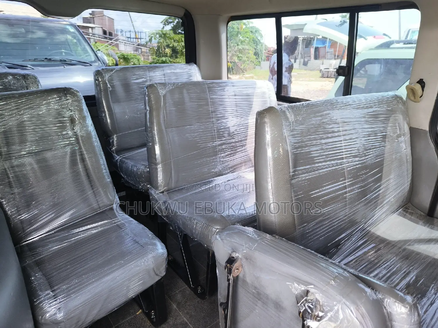 Toyota HiAce 2013 Black