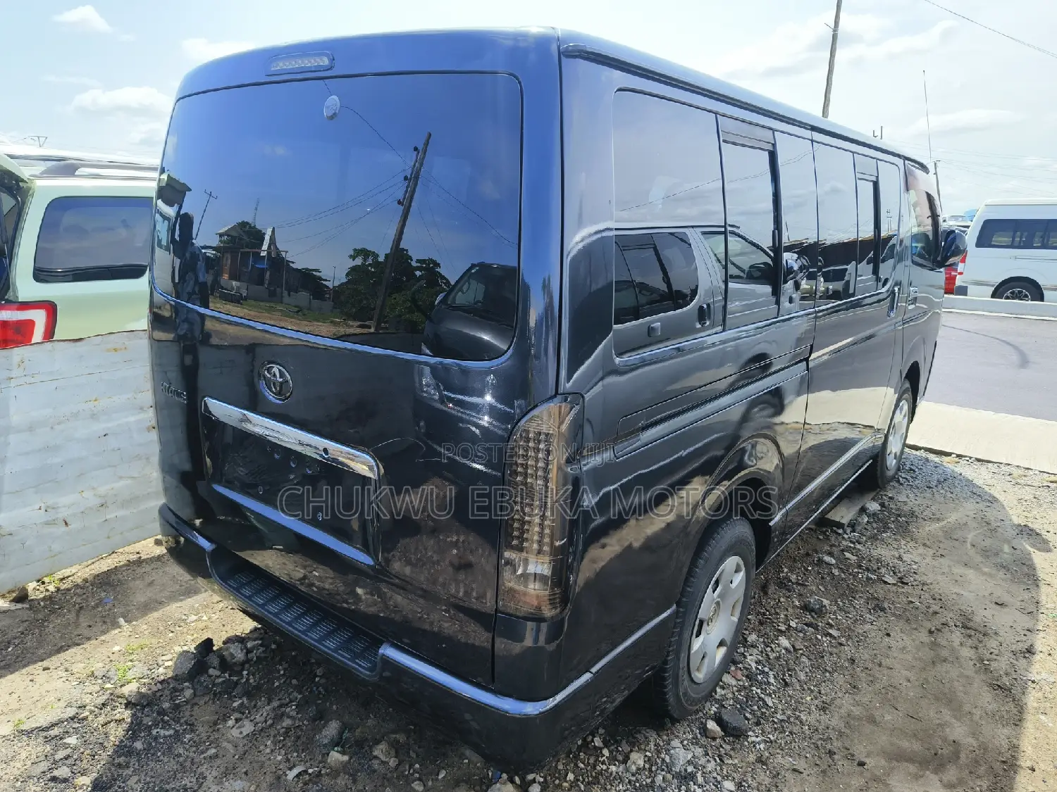 Toyota HiAce 2013 Black