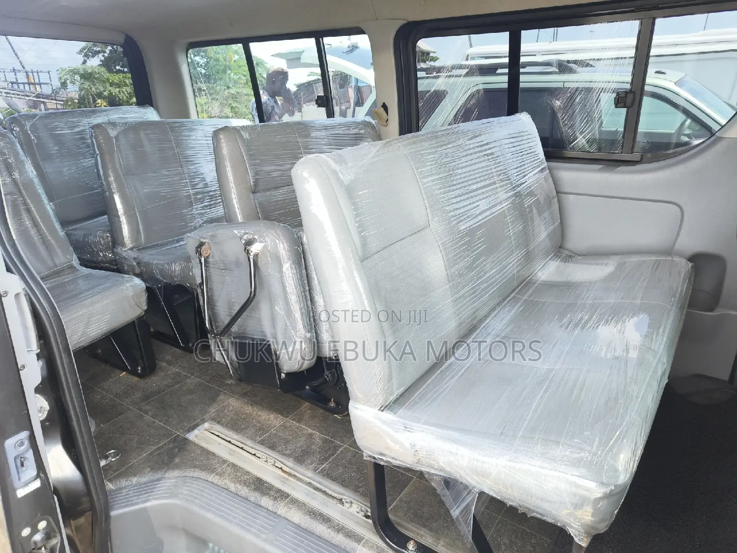 Toyota HiAce 2013 Black