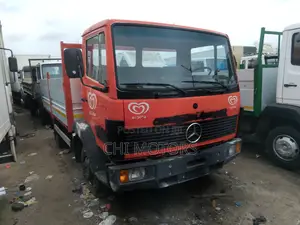 Mercedes Truck Pickup 814 2002 Red