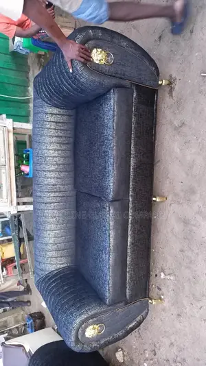 Couch of 5 Seater for Homes/ Hotels/ Lounges/ Guesthouses