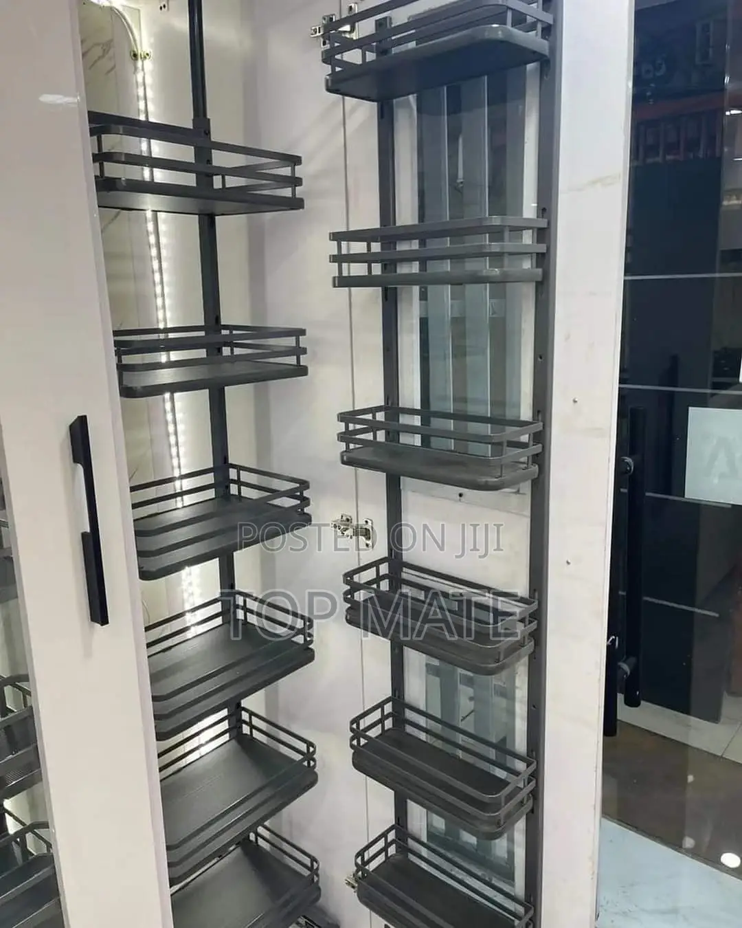 Kitchen Pantry With Complete Accessories