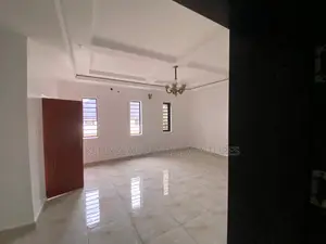 3bdrm Apartment in Startimes Estate, Ago Palace for rent