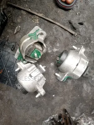 Engine Sitting Range Rover Velar Set 2019