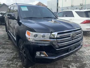 Toyota Land Cruiser 4.0 V6 GXR 2017 Black