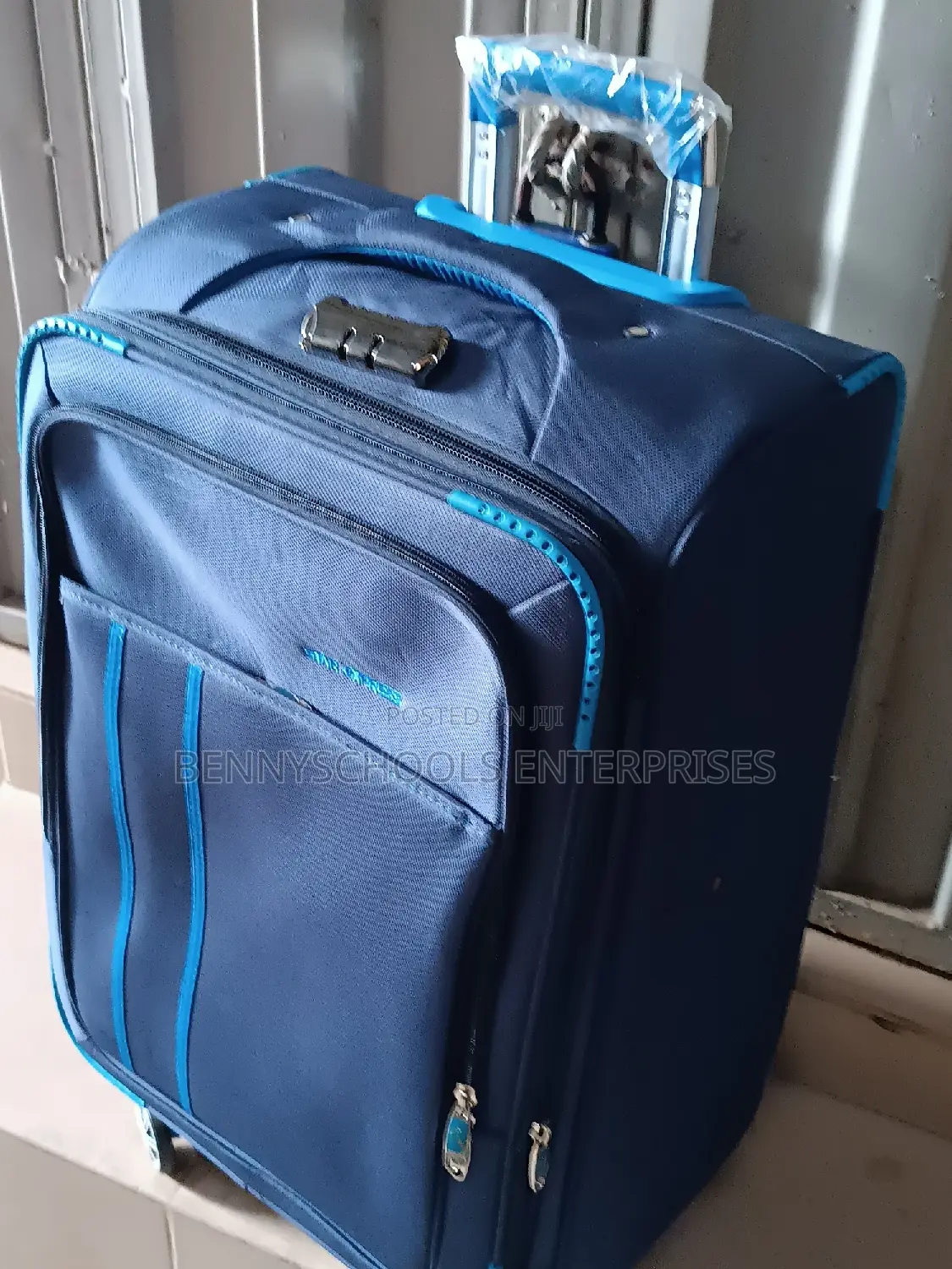 Medium Star Express Travelling Luggage Box And Kit