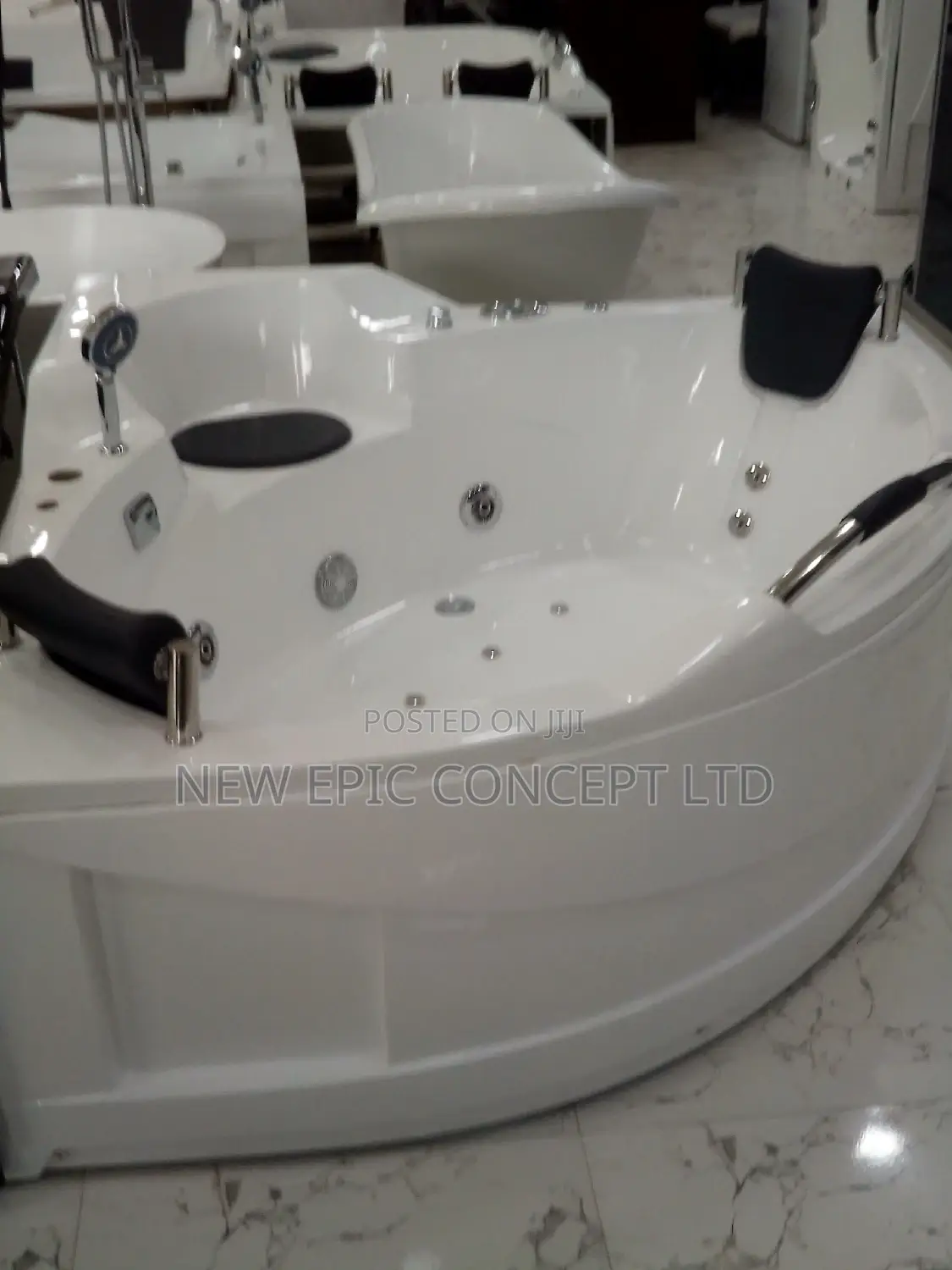 Double Jacuzzi With One Handle