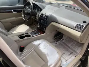 Mercedes-Benz C350 2010 Black