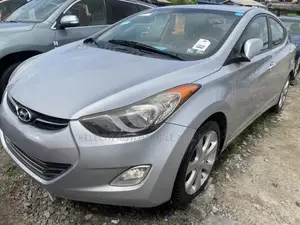 Hyundai Elantra Limited Sedan FWD (1.8L 4cyl 6A) 2013 Silver