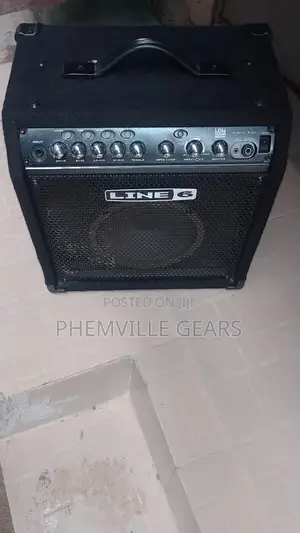 Line 6 Uk Used Bass Combo Speaker
