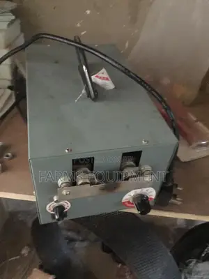 Debeaking Machine
