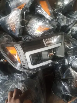 Headlamp Tundra 2008 to 2013 With LED Light